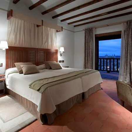 Hotel De 4*