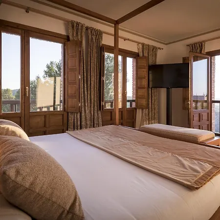 Hotel De 4*