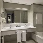 Hotel De 4*