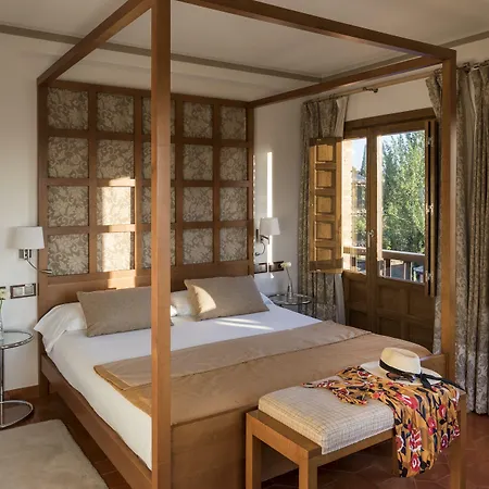 Hotell De 4*